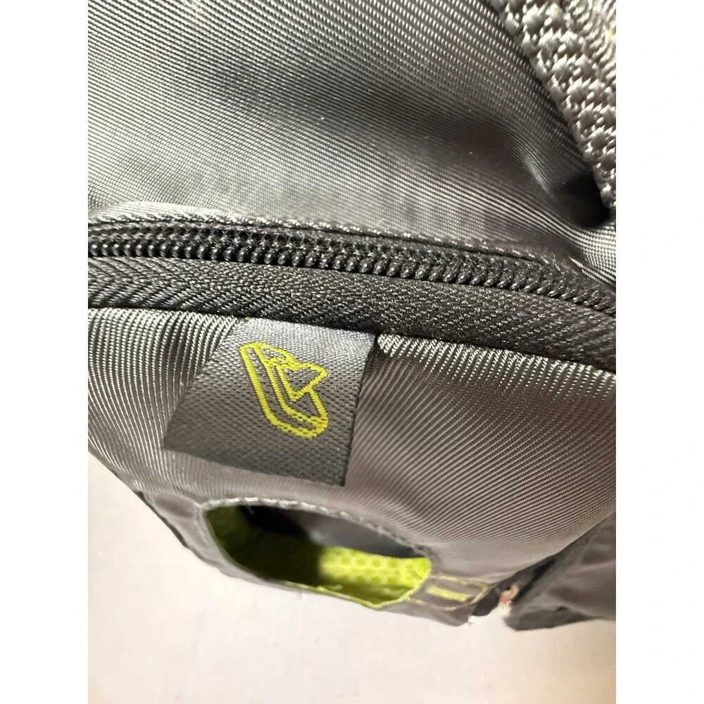 Fisher-Price Fast Finder Deluxe Messenger Diaper Bag Grey Green Baby Organizer